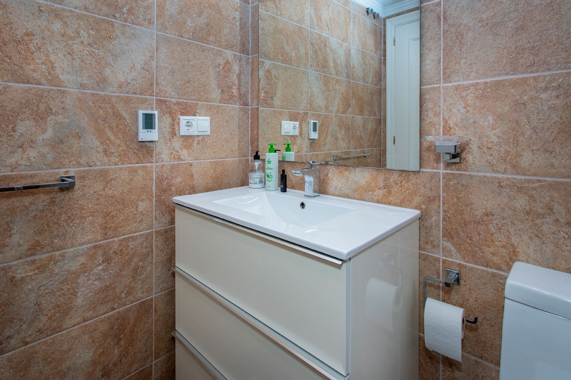 Wynajem długoterminowy - Mieszkanie w bloku - 