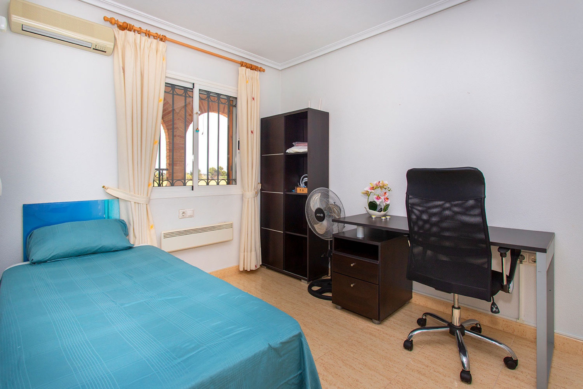 Wynajem długoterminowy - Mieszkanie w bloku - 