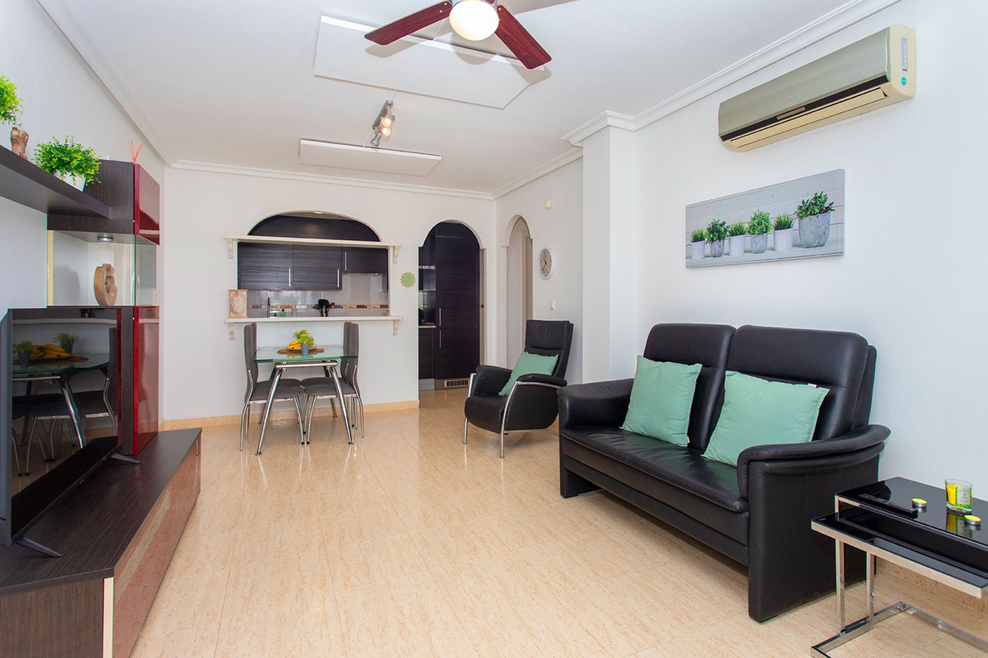 Wynajem długoterminowy - Mieszkanie w bloku - 