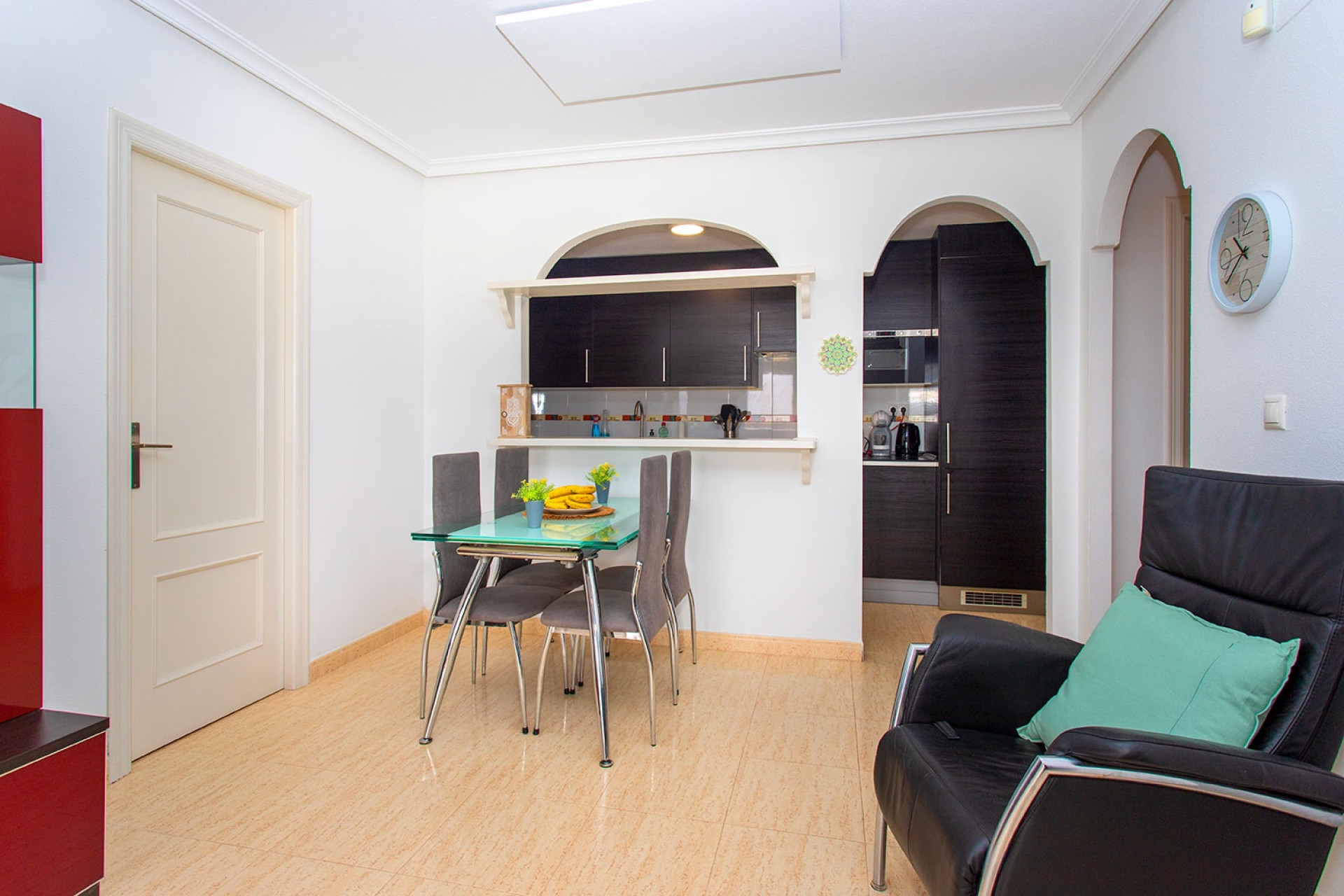 Wynajem długoterminowy - Mieszkanie w bloku - 