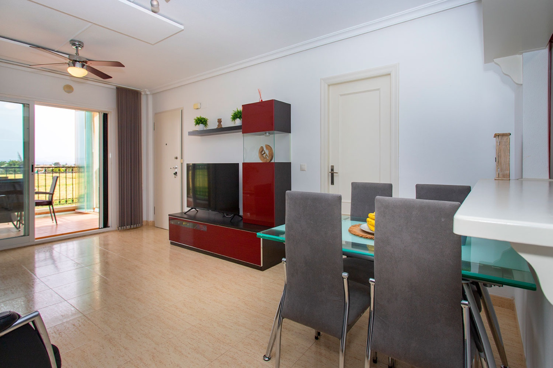 Wynajem długoterminowy - Mieszkanie w bloku - 