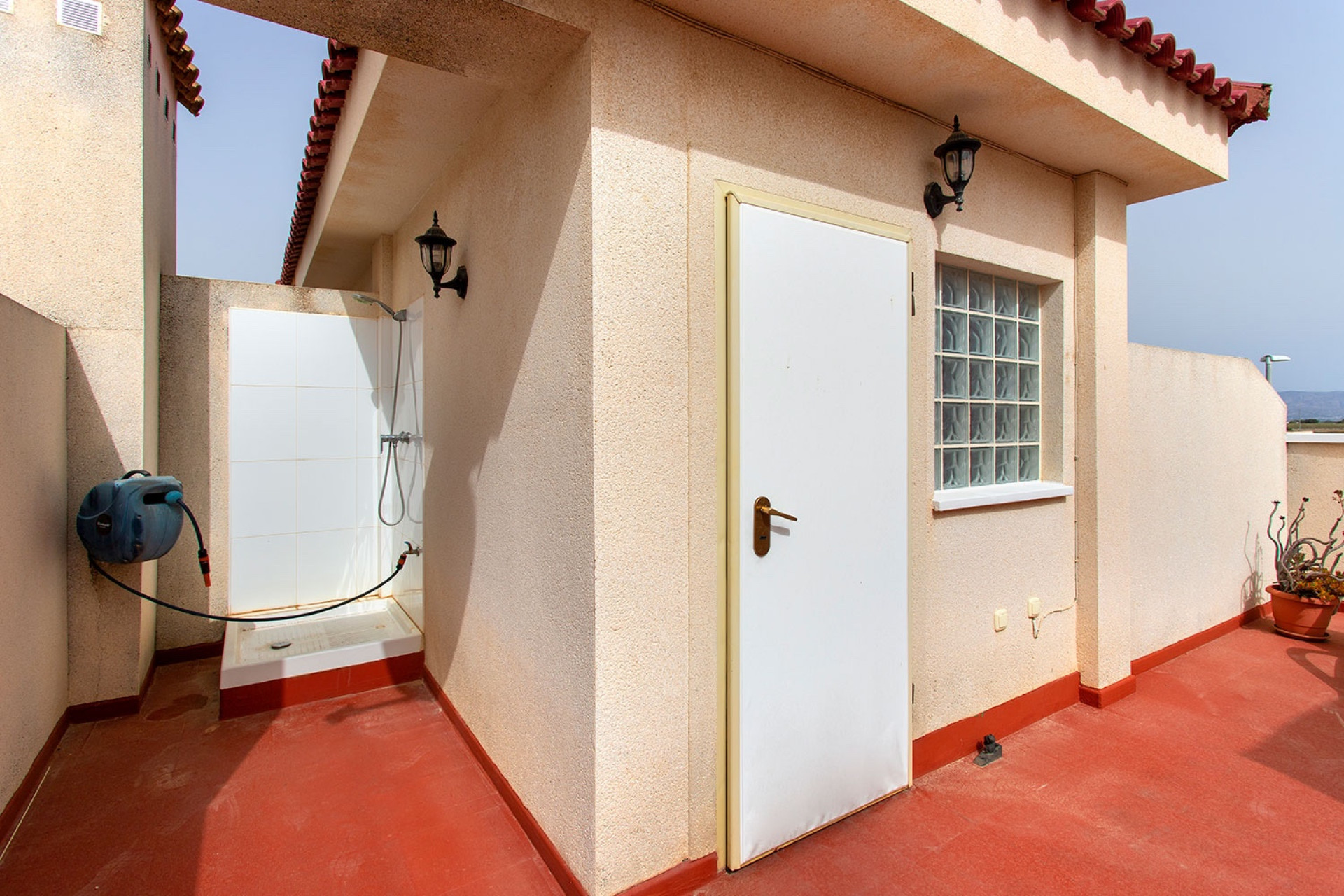 Wynajem długoterminowy - Mieszkanie w bloku - 