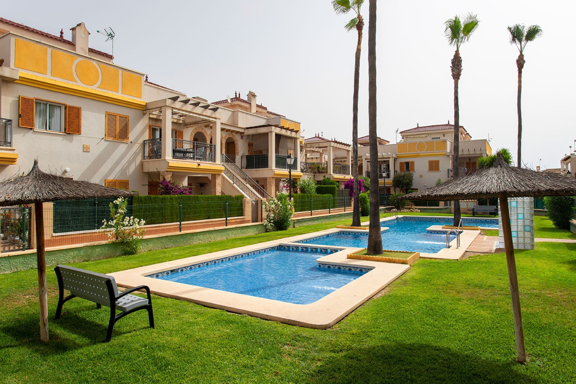 Wynajem długoterminowy - Mieszkanie w bloku - 