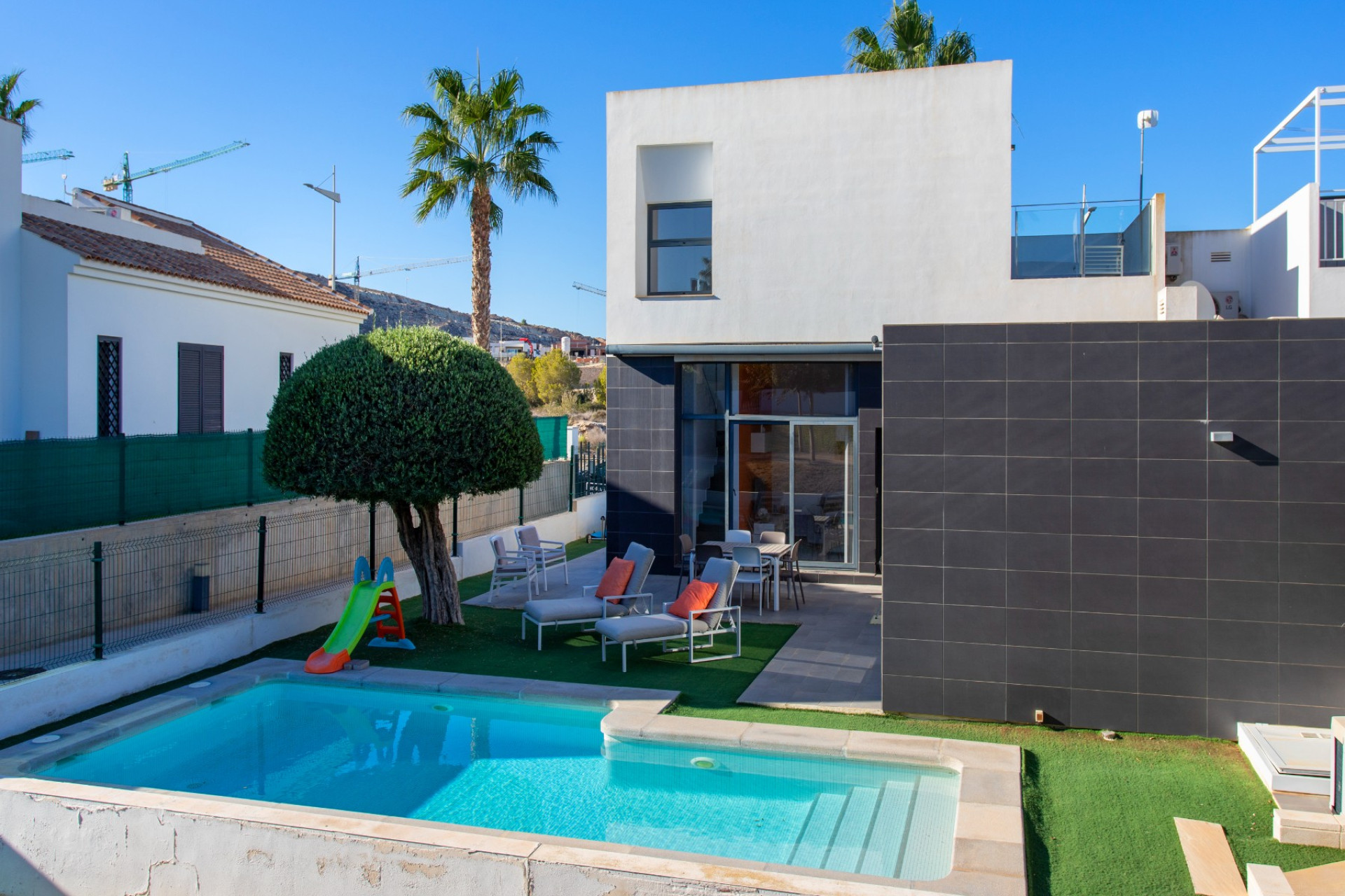 Wynajem długoterminowy - Villa - Algorfa