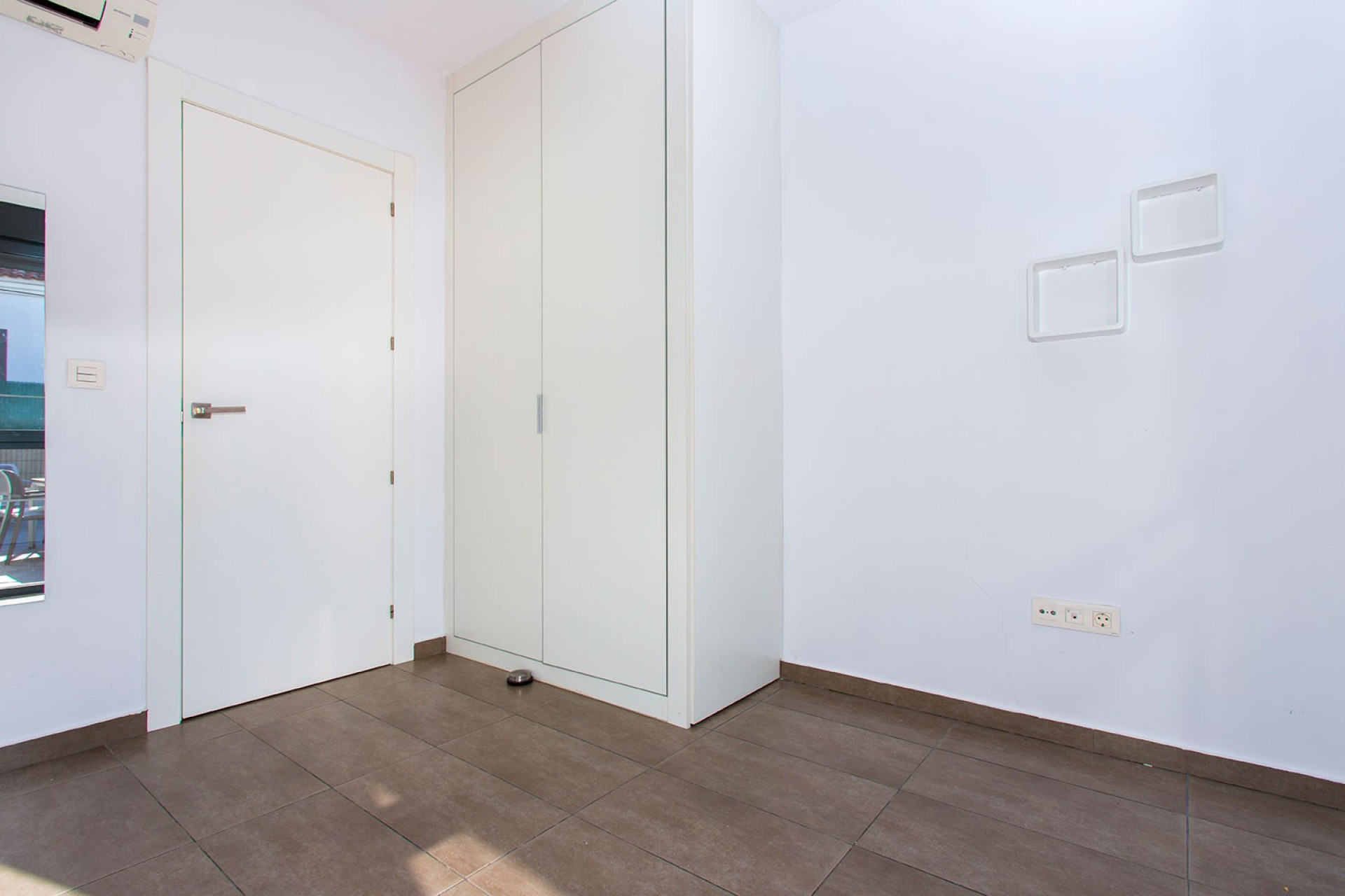 Wynajem długoterminowy - Villa - Algorfa