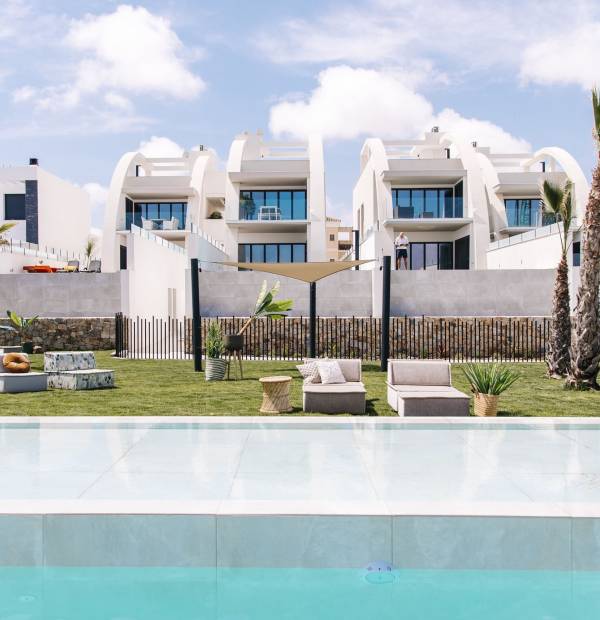 Bungalows in Ciudad Quesada mit Pool und Privatem Garten