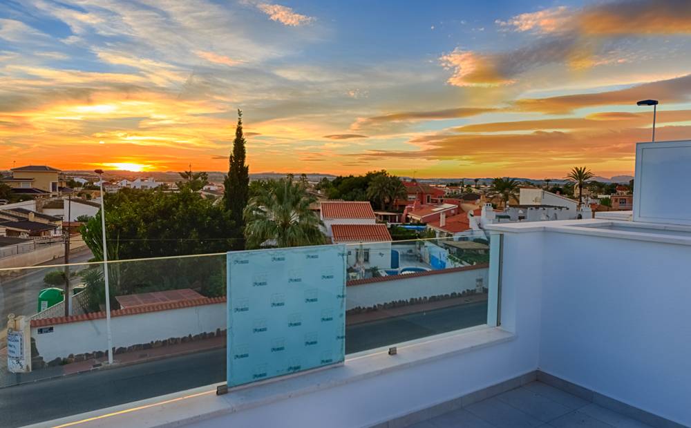Wohnanlage in Pilar de la Horadada: Duplex und Reihenhäuser