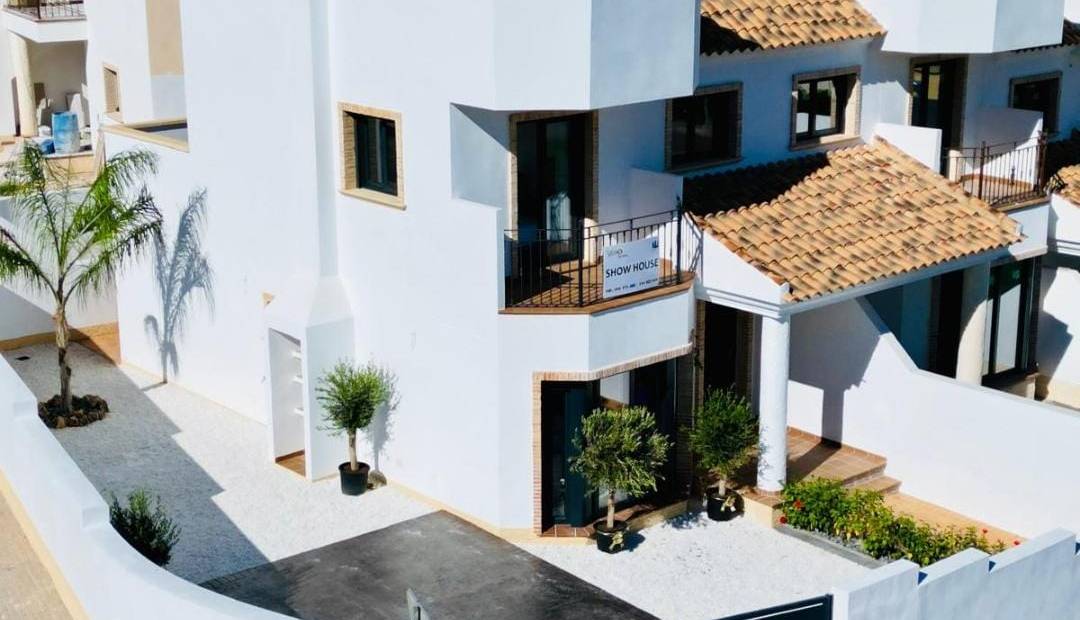 Reihenhäuser in Cox mit privatem Garten und Gemeinschaftspool