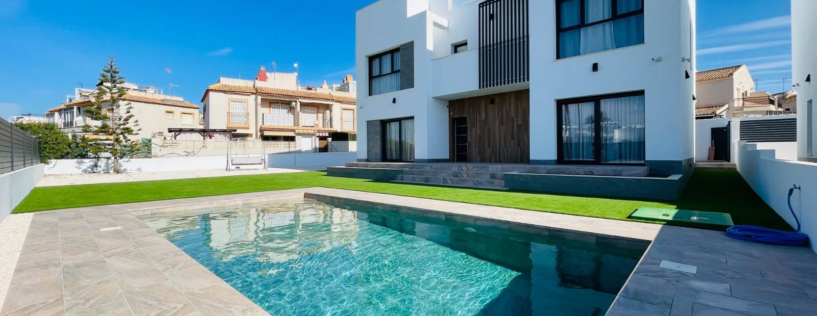 Maisons Indépendantes à Torrevieja avec Vue sur la Mer