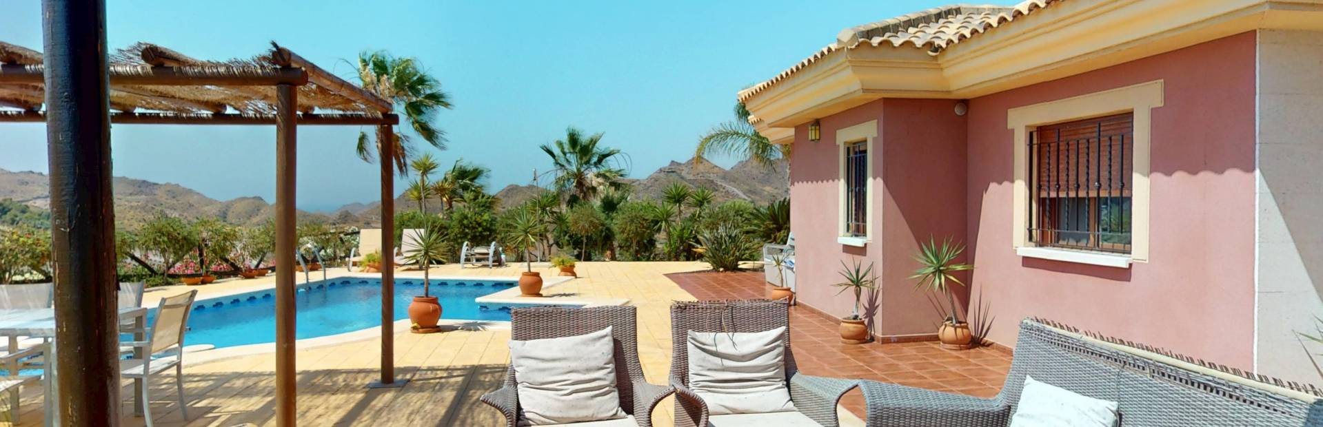 Chalet Independiente en Águilas con Vistas al Mar