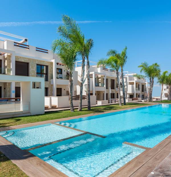 Bungalows in Torrevieja with Pool and Gardens