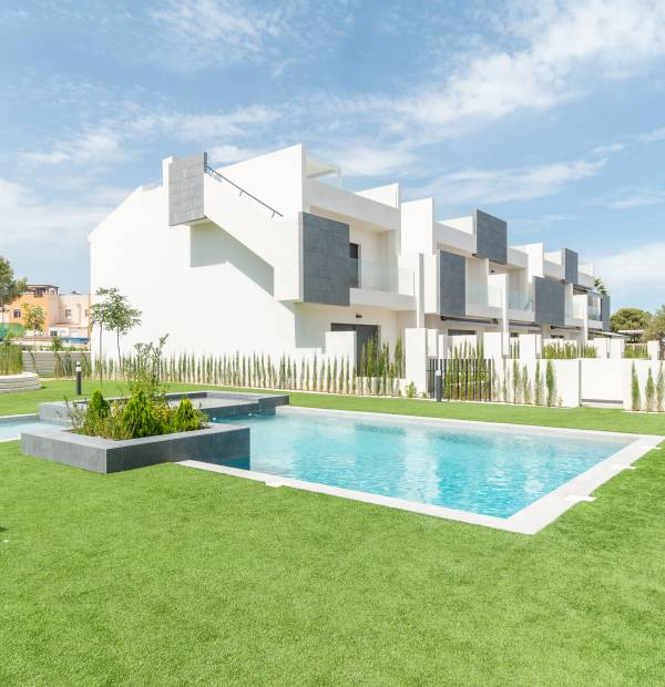 Bungalows in Torrevieja with Pool and Jacuzzi