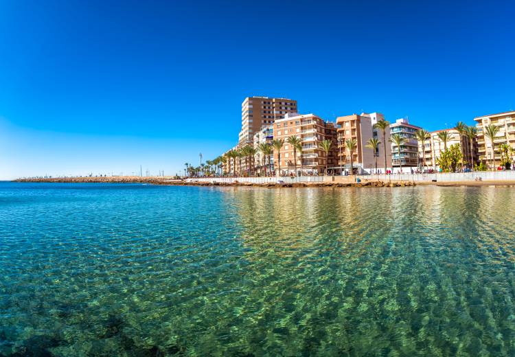 Residential estate vs city centre: Buy a house in Torrevieja to match your lifestyle