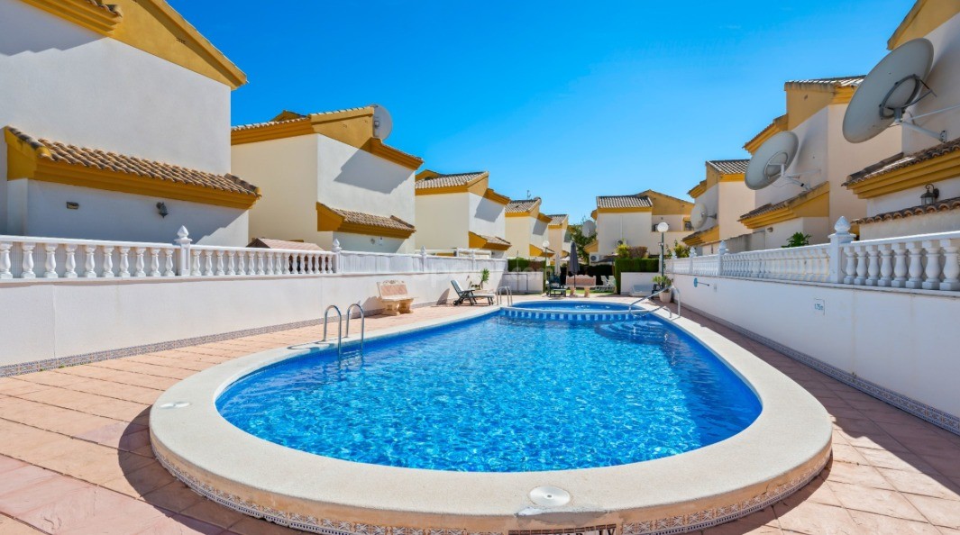 Villa · Resale - Guardamar del Segura · Alicante · Spain Villa · Resale - Guardamar del Segura · Alicante · Spain