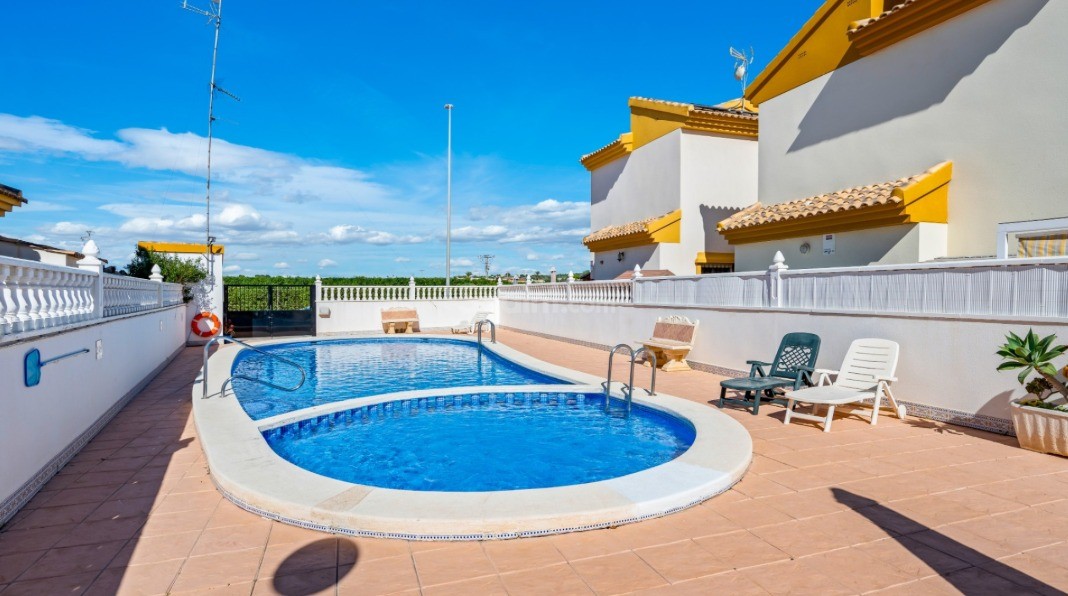 Villa · Resale - Guardamar del Segura · Alicante · Spain Villa · Resale - Guardamar del Segura · Alicante · Spain