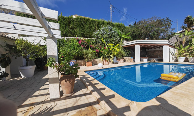 Resale - Villa - Benissa