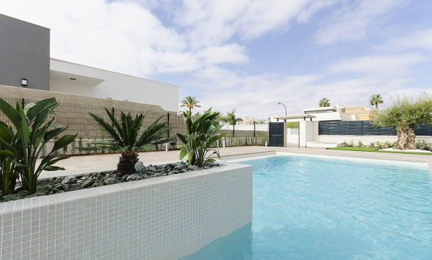 Obra nueva - Villa - Orihuela Costa - Campoamor