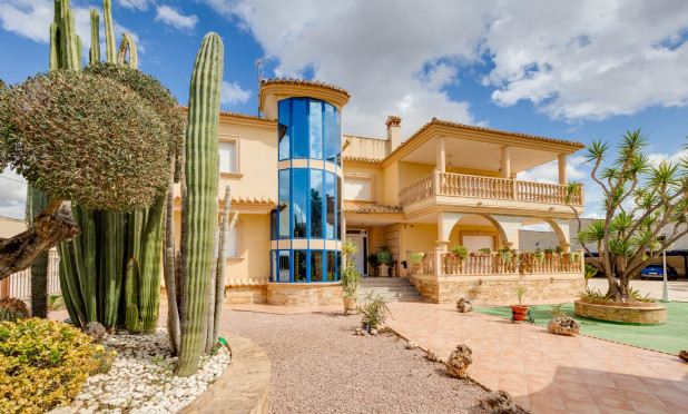 Herverkoop - Villa - Orihuela