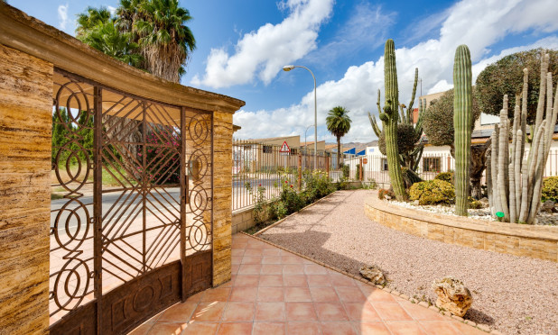 Herverkoop - Villa - Orihuela