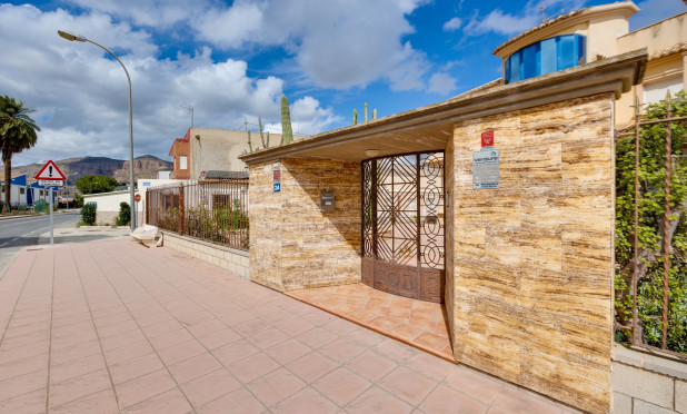 Herverkoop - Villa - Orihuela