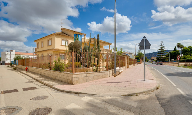 Herverkoop - Villa - Orihuela