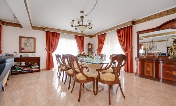 Herverkoop - Villa - Orihuela