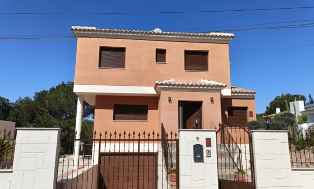 Herverkoop - Villa - Pinar de Campoverde