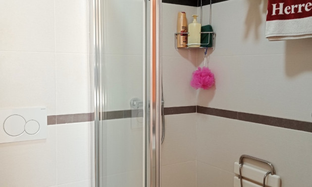 Odsprzedaż - Mieszkanie w bloku - Villajoyosa