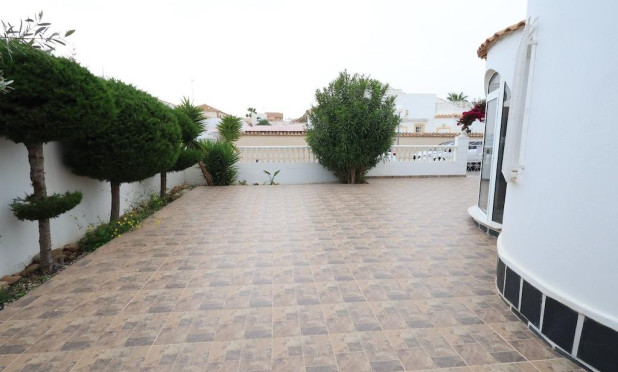 Resale - Villa - Orihuela Costa - Los Almendros-La Florida