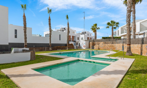 Wiederverkauf - Villa - Orihuela Costa - Villamartín