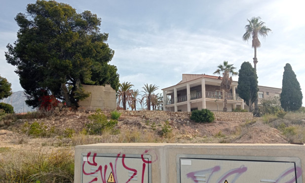 Resale - Plot / Land - Villajoyosa