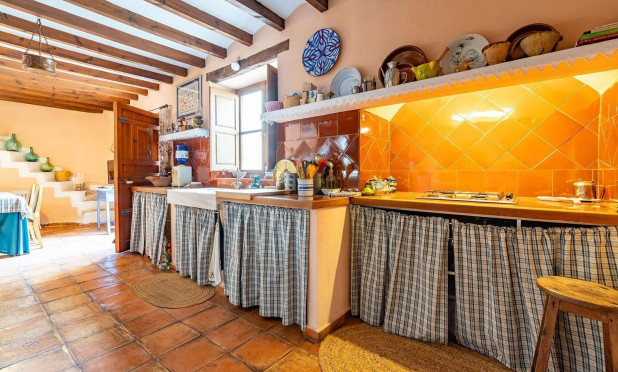 Resale - Townhouse - Los Martinez Del Puerto - Los Martínez del Puerto