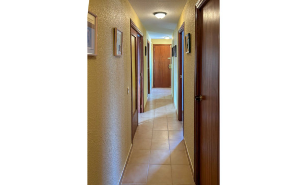 Resale - Apartment / flat - Benidorm - Zona de Poniente