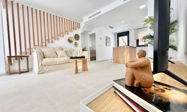 New Build - Townhouse - Cox - San Fernando