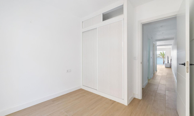 Resale - Apartment / flat - Torrevieja - Playa del Cura