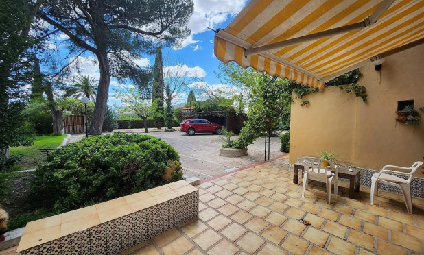 Reventa - Villa - Sax