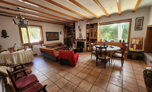 Reventa - Villa - Sax