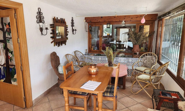 Reventa - Villa - Sax