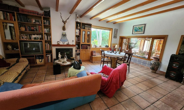 Reventa - Villa - Sax