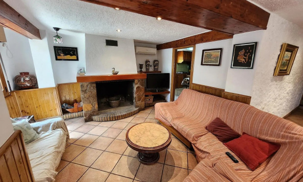 Reventa - Villa - Sax