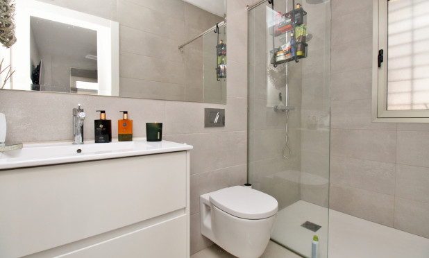 Resale - Villa - Villamartín