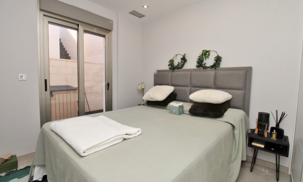 Resale - Villa - Villamartín