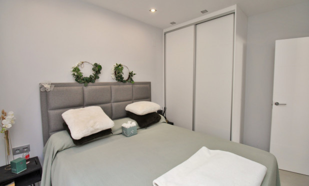 Resale - Villa - Villamartín