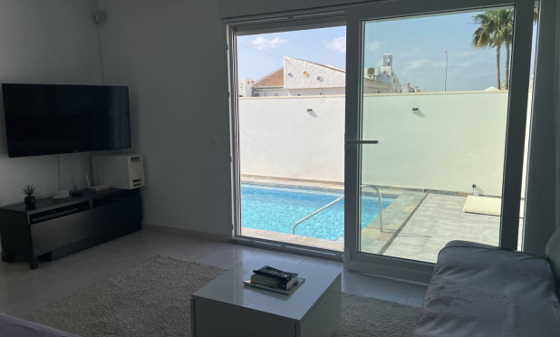 Resale - Villa - Torrevieja - San luis