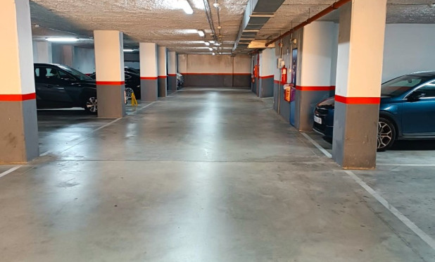 Resale - Parking - Villajoyosa - Cala de Villajoyosa