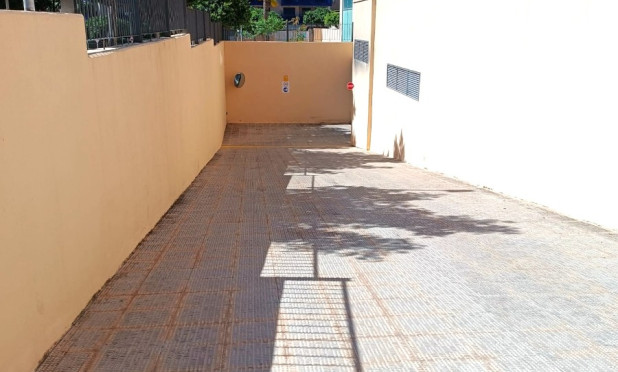 Resale - Parking - Villajoyosa - Cala de Villajoyosa