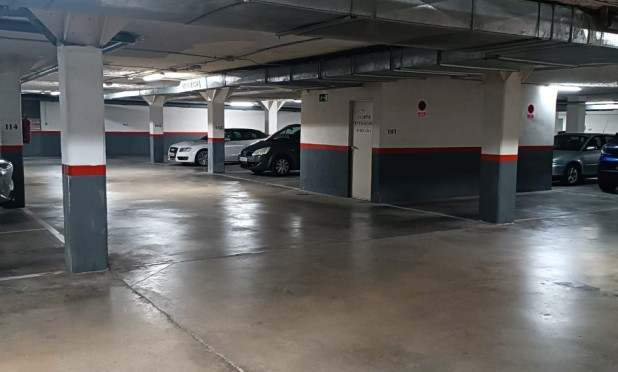 Resale - Parking - Villajoyosa - Cala de Villajoyosa