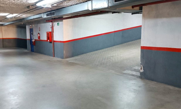 Resale - Parking - Villajoyosa - Cala de Villajoyosa