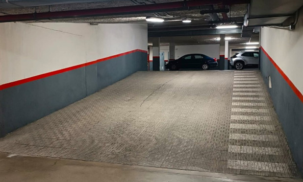 Resale - Parking - Villajoyosa - Cala de Villajoyosa