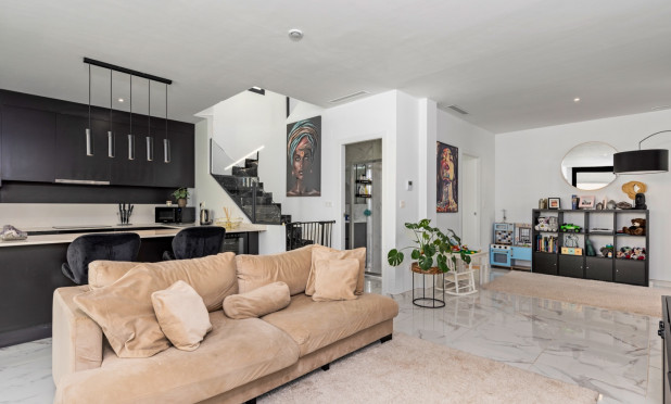 Resale - Villa - Los Montesinos - La Herada